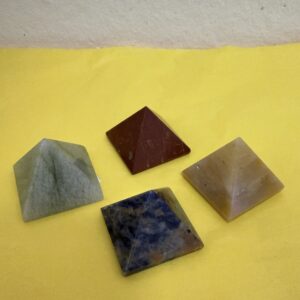 PIEDRAS TRIANGULARES MIXTAS-UNIDAD